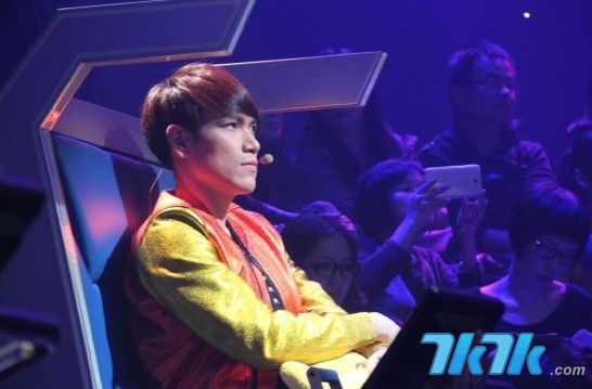 杨宗纬评价杨宗纬是一位备受欢迎的华语流行歌手，他的音乐才华和独特的演唱风格赢得了众多粉丝的喜爱。以下是对他的评价